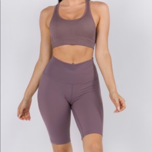 Active Shorts & Sports bra. New - Picture 4 of 4